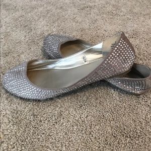 Xhilaration Flats size 9 women’s